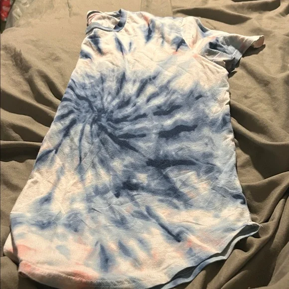 HOLISTER LG Soft Tie-Dye Tee in Blue and Coral - Picture 2 of 3